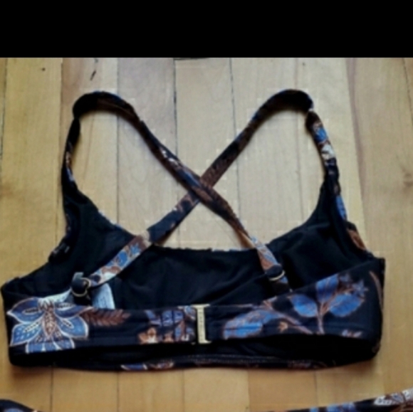 NWOT Seafolly Silk Road Scoop neck bikini top. Paisley.Black, blue. 4 US. DD Cup - Picture 4 of 11
